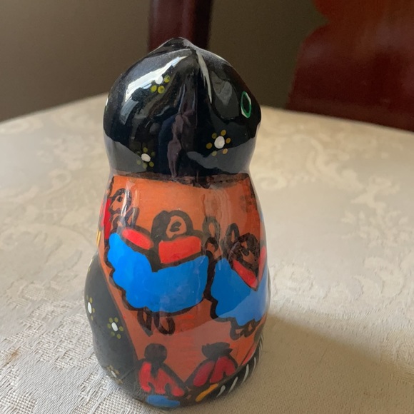 Vintage folk art Mexican hand-painted red ware pottery cat, signed - Picture 4 of 10